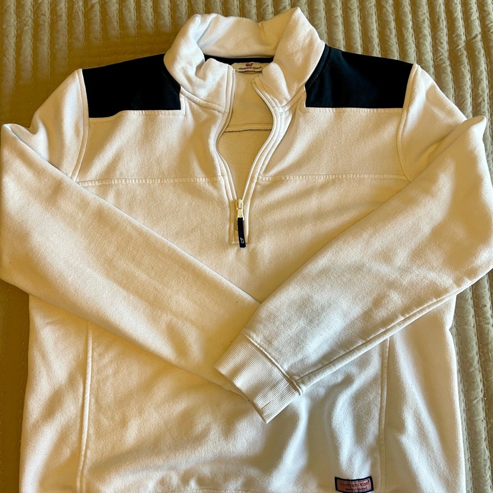 EUC Vineyard Vines Sweatshirt